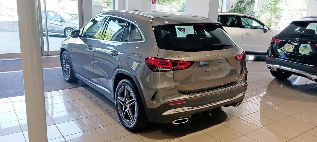 Foto 4 Mercedes GLA 200 d AMG 8G-DCT
