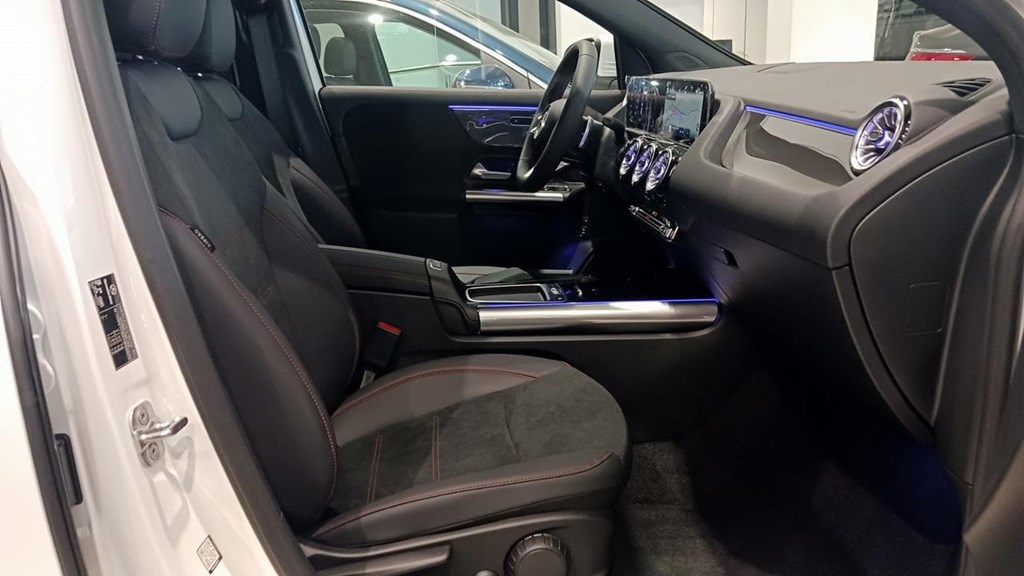 Foto 12 Mercedes GLA 200 d AMG Advanced Plus 8G-DCT