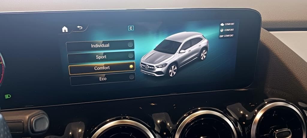 Foto 33 Mercedes GLA 200 d AMG Aut.