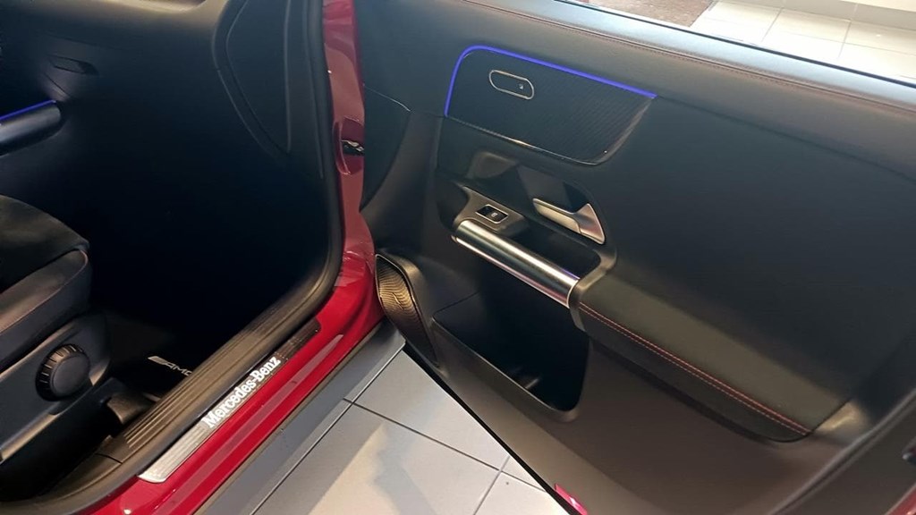 Foto 14 Mercedes GLA 200 d AMG Premium 8G-DCT