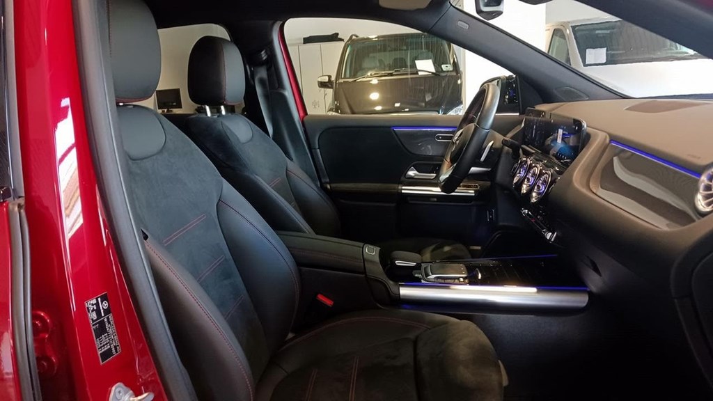 Foto 16 Mercedes GLA 200 d AMG Premium 8G-DCT