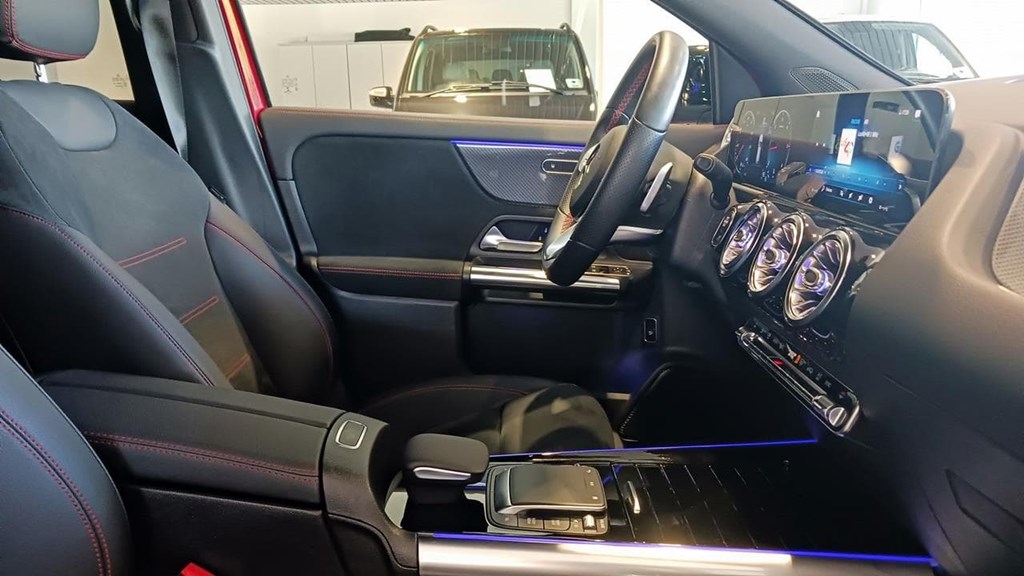 Foto 31 Mercedes GLA 200 d AMG Premium 8G-DCT