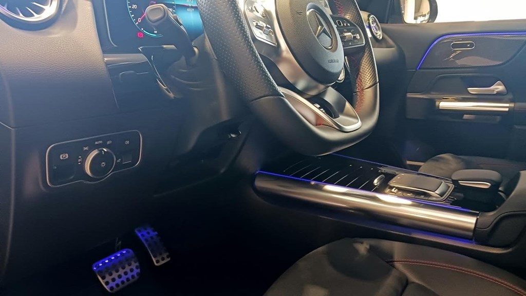 Foto 34 Mercedes GLA 200 d AMG Premium 8G-DCT