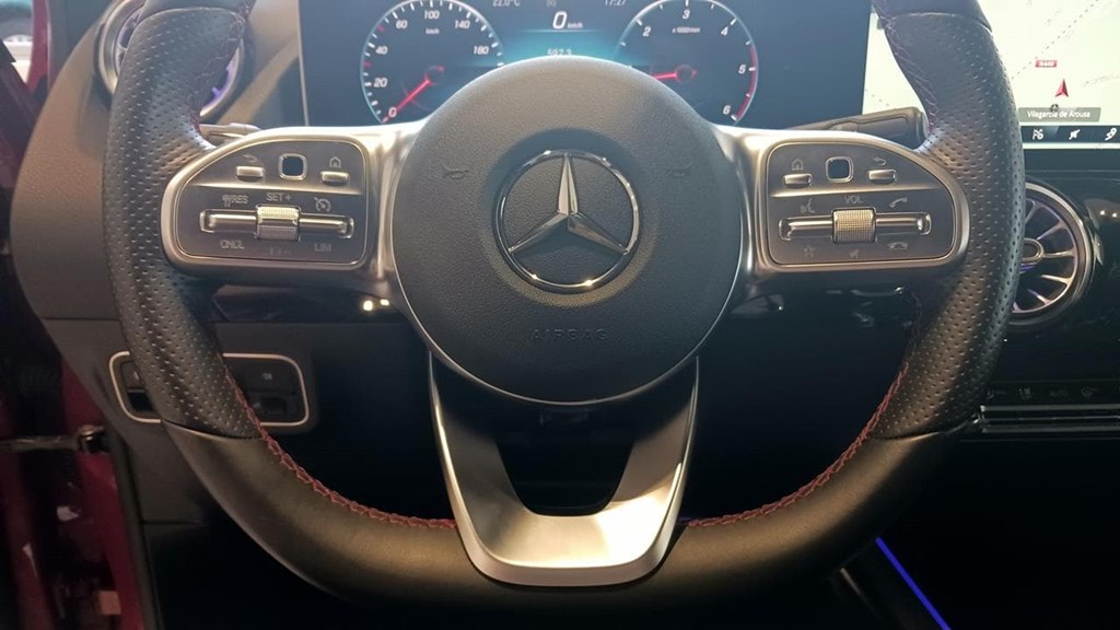 Foto 35 Mercedes GLA 200 d AMG Premium 8G-DCT