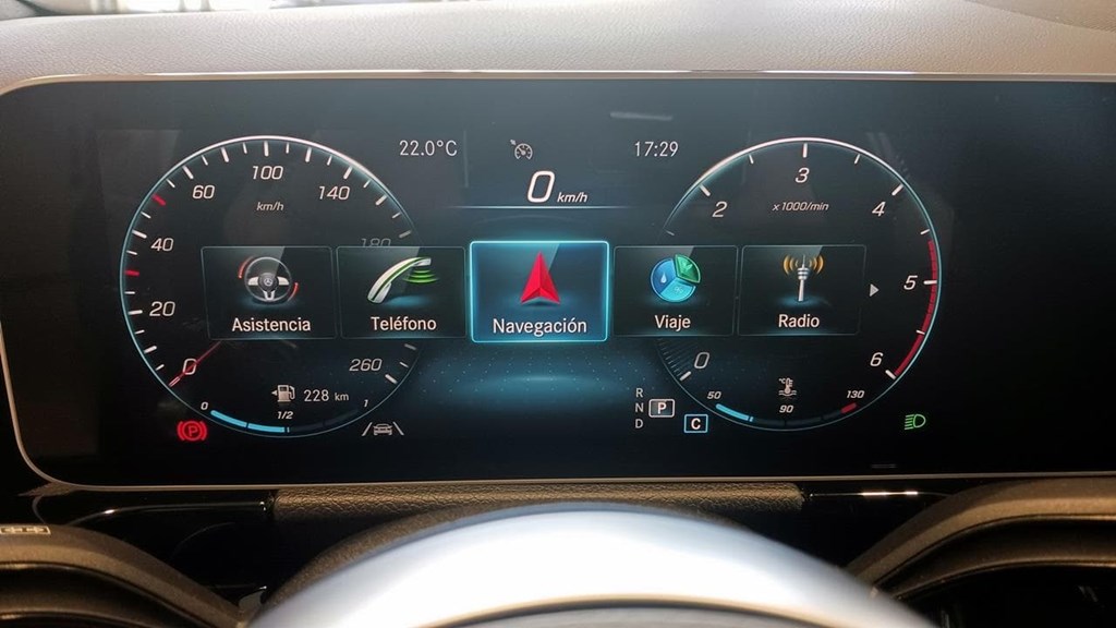 Foto 37 Mercedes GLA 200 d AMG Premium 8G-DCT