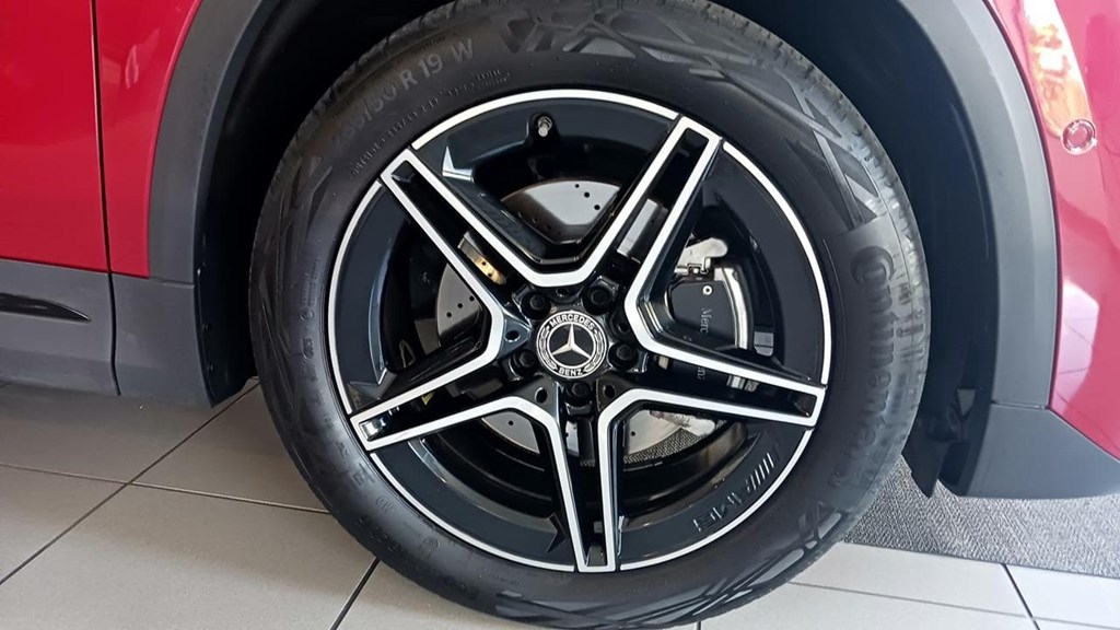 Foto 50 Mercedes GLA 200 d AMG Premium 8G-DCT