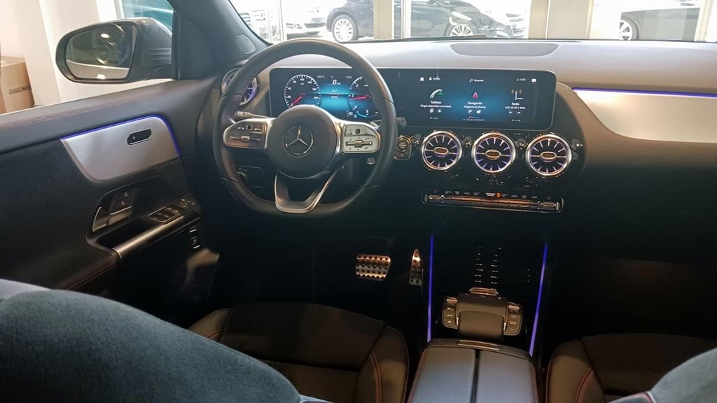 Foto 16 Mercedes GLA 200 d AMG Premium 8G-DCT