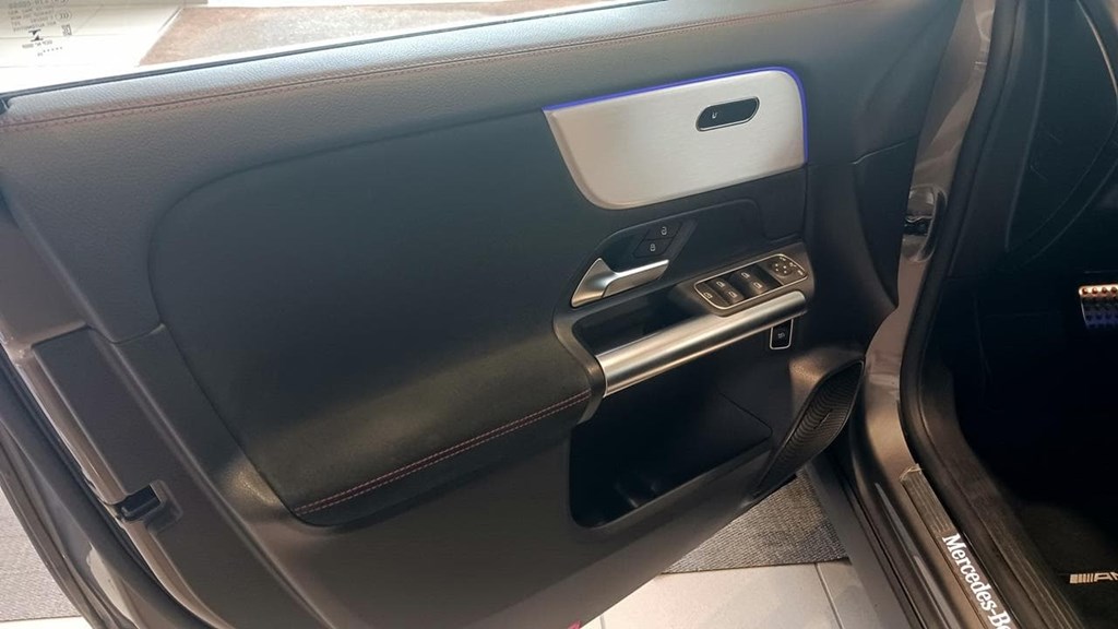 Foto 19 Mercedes GLA 200 d AMG Premium 8G-DCT