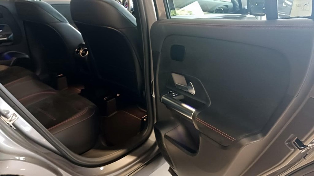 Foto 24 Mercedes GLA 200 d AMG Premium 8G-DCT