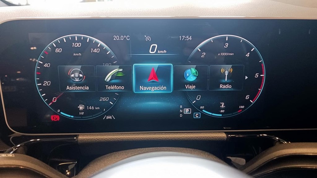 Foto 32 Mercedes GLA 200 d AMG Premium 8G-DCT