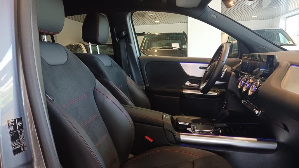 Foto 34 Mercedes GLA 200 d AMG Premium 8G-DCT