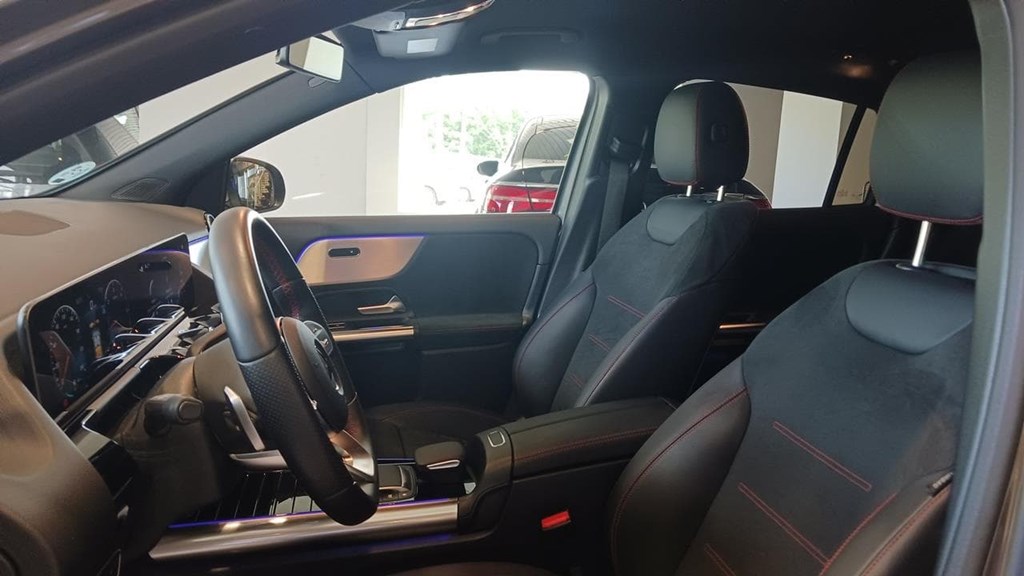 Foto 36 Mercedes GLA 200 d AMG Premium 8G-DCT