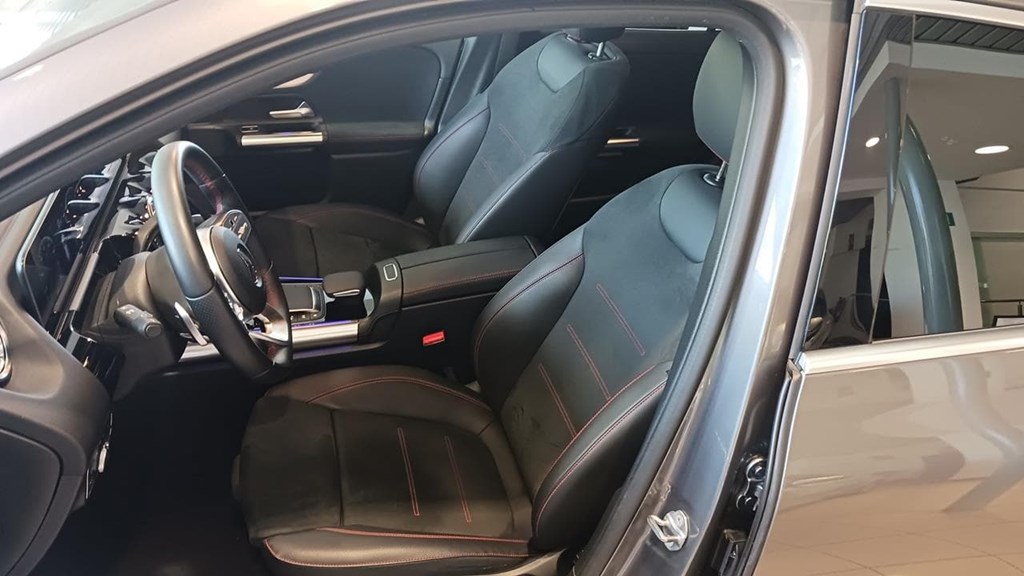 Foto 37 Mercedes GLA 200 d AMG Premium 8G-DCT