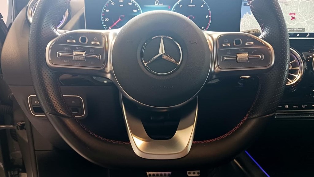 Foto 39 Mercedes GLA 200 d AMG Premium 8G-DCT