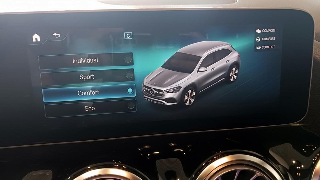 Foto 47 Mercedes GLA 200 d AMG Premium 8G-DCT