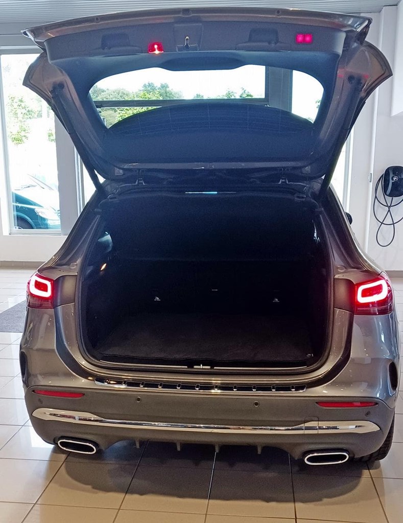 Foto 49 Mercedes GLA 200 d AMG Premium 8G-DCT