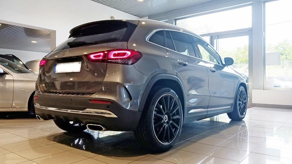 Foto 6 Mercedes GLA 200 d AMG Premium 8G-DCT