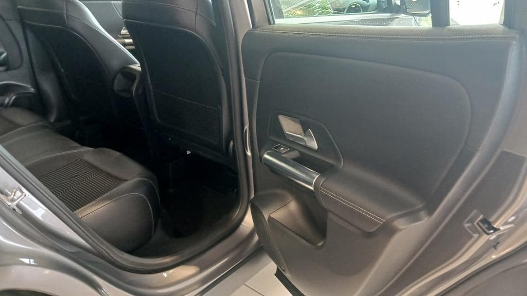 Foto 11 Mercedes GLA 200 d Progressive 8G-DCT