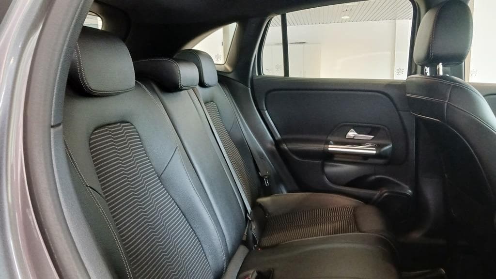 Foto 13 Mercedes GLA 200 d Progressive 8G-DCT