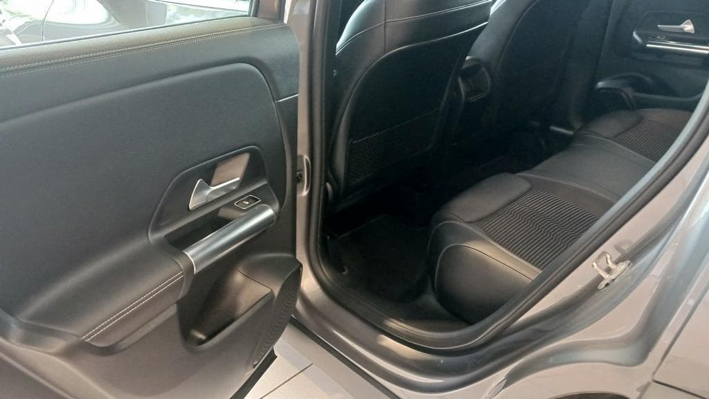 Foto 14 Mercedes GLA 200 d Progressive 8G-DCT
