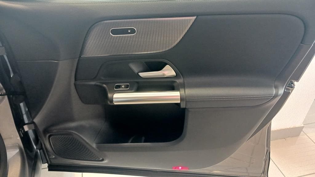 Foto 16 Mercedes GLA 200 d Progressive 8G-DCT
