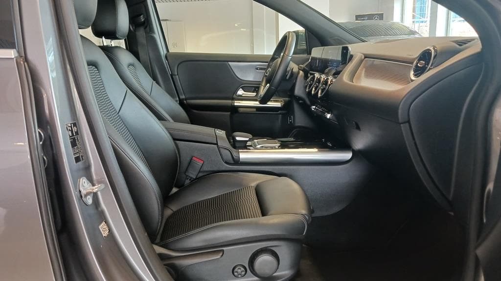 Foto 17 Mercedes GLA 200 d Progressive 8G-DCT