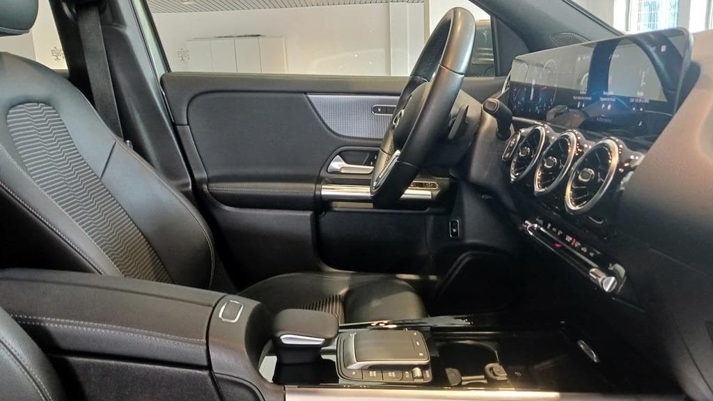 Foto 20 Mercedes GLA 200 d Progressive 8G-DCT