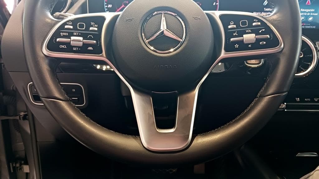 Foto 29 Mercedes GLA 200 d Progressive 8G-DCT