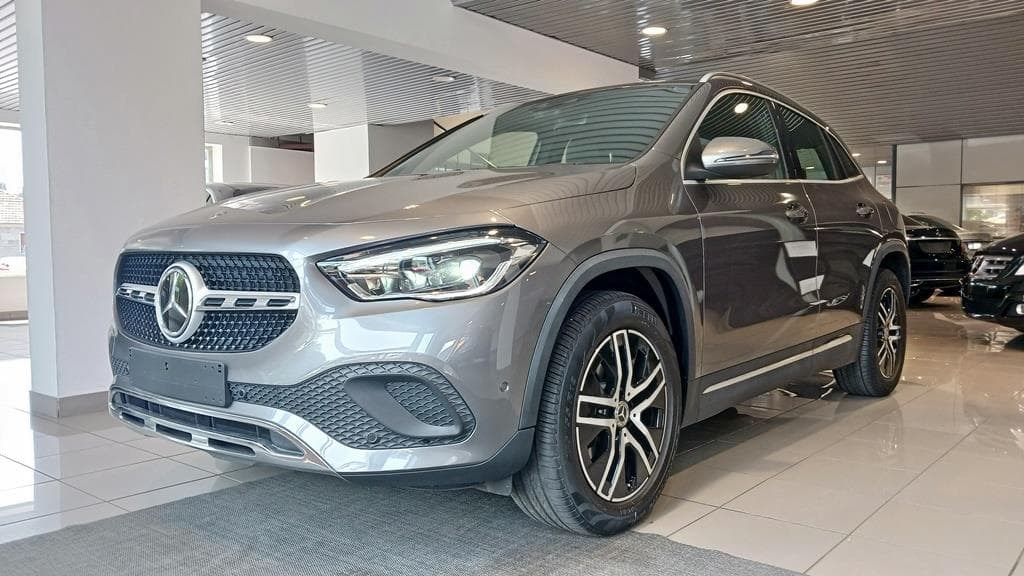 Foto 2 Mercedes GLA 200 d Progressive 8G-DCT