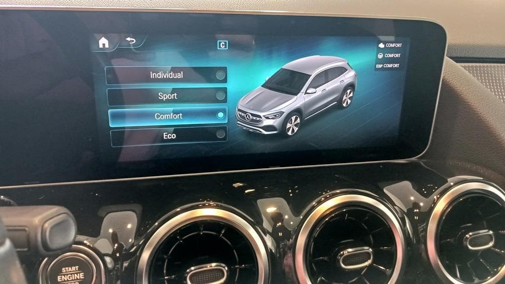 Foto 35 Mercedes GLA 200 d Progressive 8G-DCT