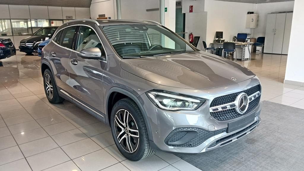 Foto 3 Mercedes GLA 200 d Progressive 8G-DCT