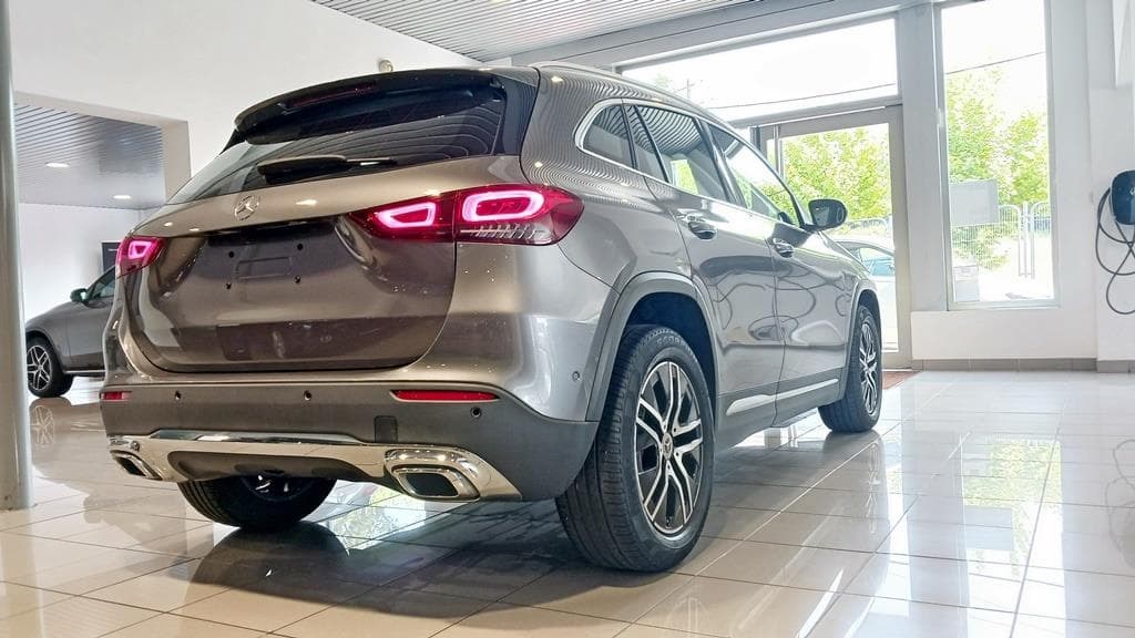 Foto 6 Mercedes GLA 200 d Progressive 8G-DCT