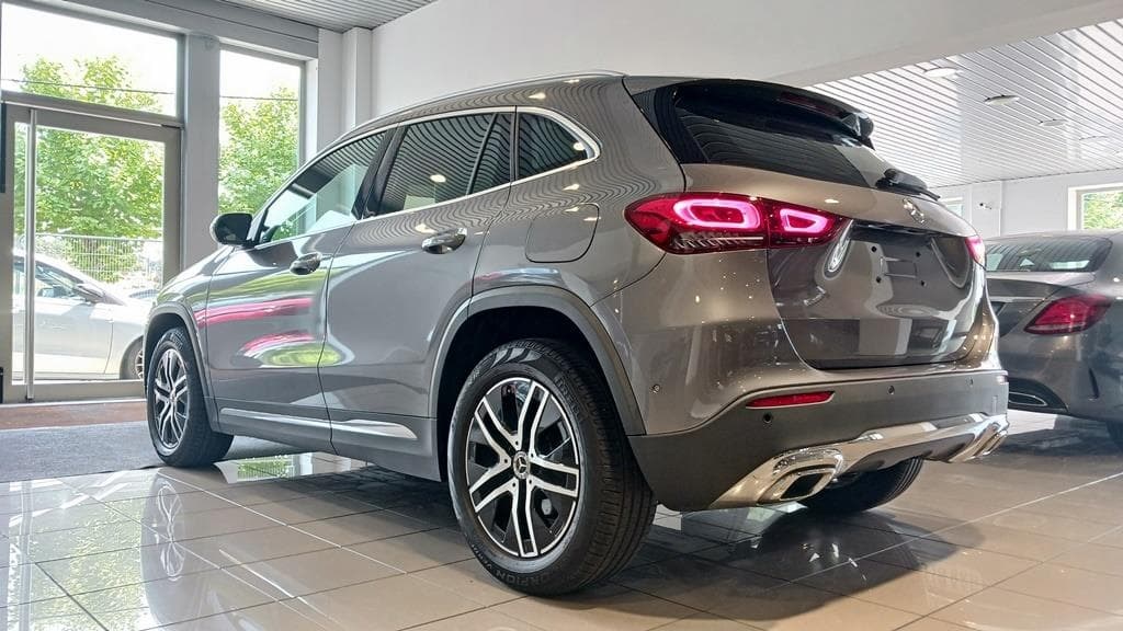 Foto 8 Mercedes GLA 200 d Progressive 8G-DCT