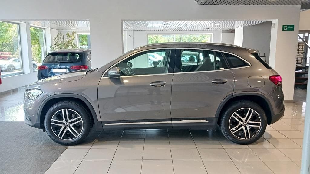 Foto 9 Mercedes GLA 200 d Progressive 8G-DCT