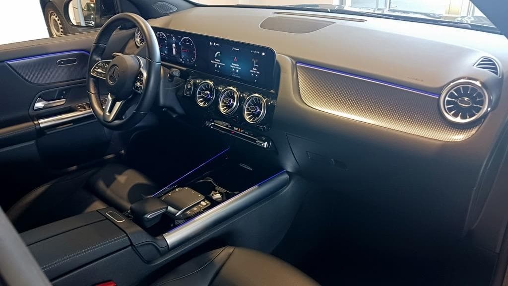 Foto 14 Mercedes GLA 200 d Progressive 8G-DCT