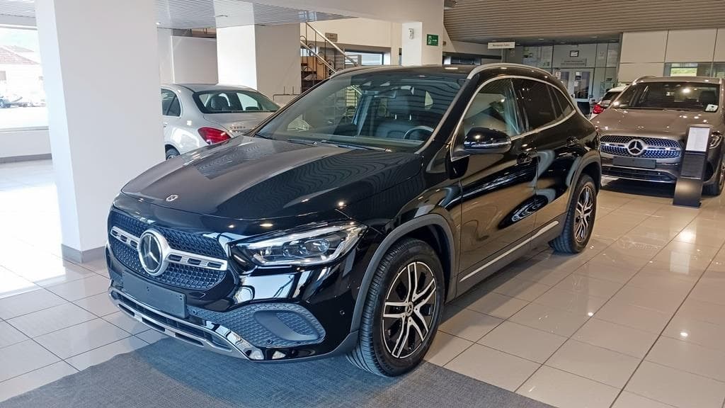 Foto 1 Mercedes GLA 200 d Progressive 8G-DCT
