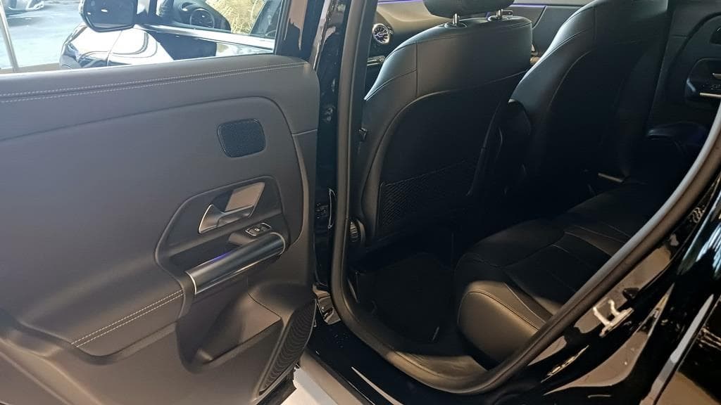 Foto 24 Mercedes GLA 200 d Progressive 8G-DCT