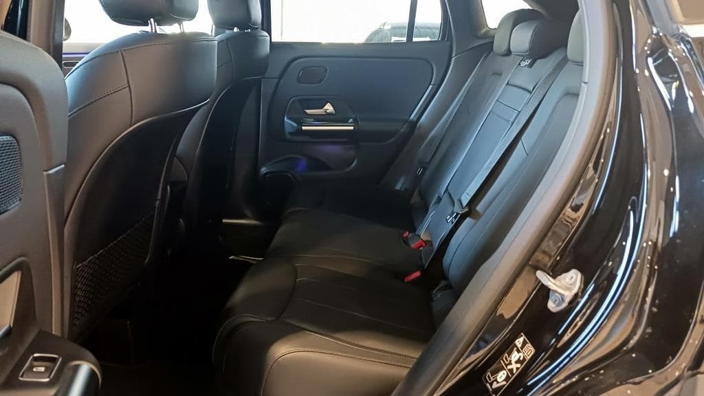 Foto 25 Mercedes GLA 200 d Progressive 8G-DCT