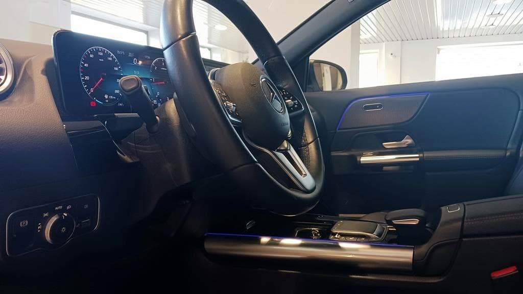 Foto 27 Mercedes GLA 200 d Progressive 8G-DCT