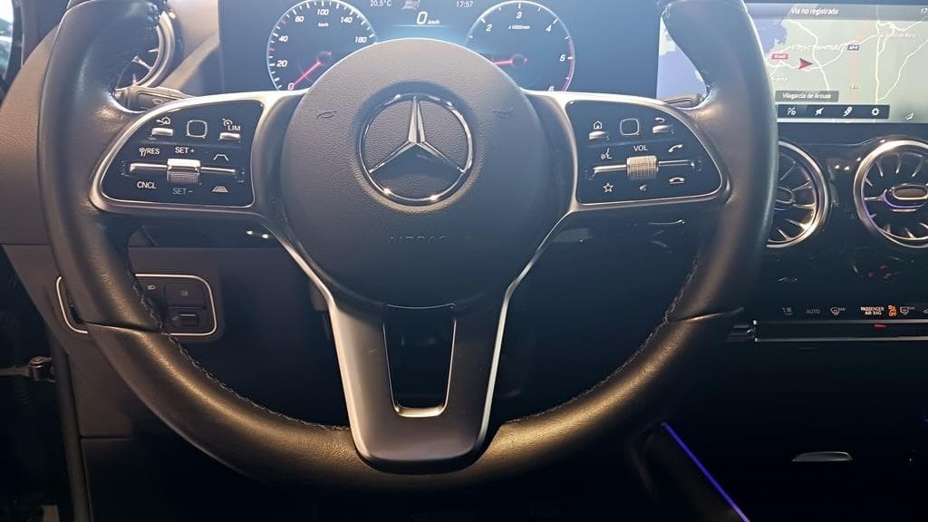 Foto 29 Mercedes GLA 200 d Progressive 8G-DCT