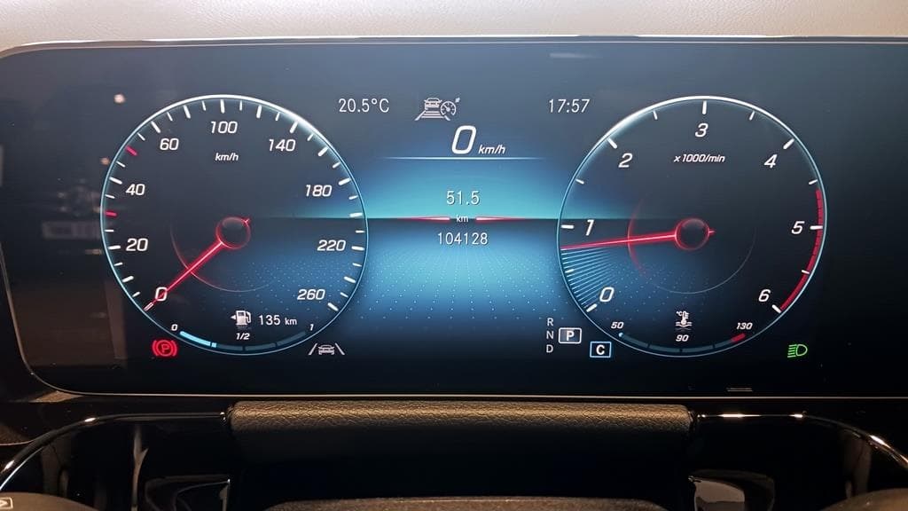 Foto 31 Mercedes GLA 200 d Progressive 8G-DCT