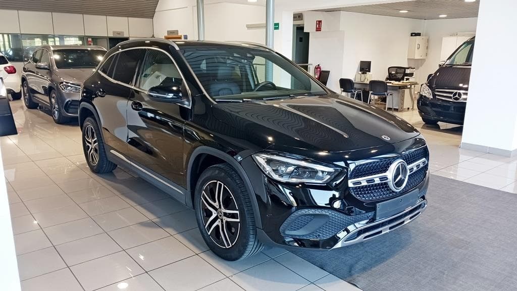 Foto 3 Mercedes GLA 200 d Progressive 8G-DCT