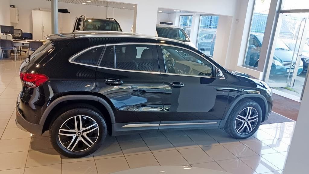 Foto 9 Mercedes GLA 200 d Progressive 8G-DCT