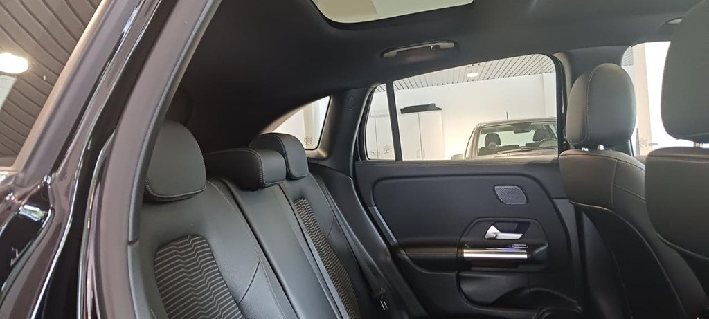 Foto 14 Mercedes GLA 200 d Progressive 