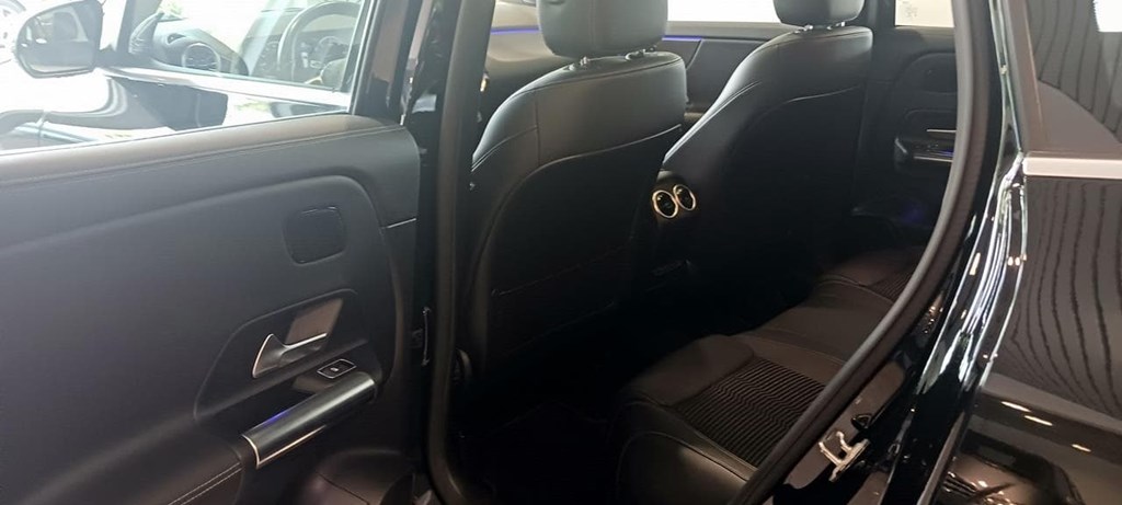 Foto 16 Mercedes GLA 200 d Progressive 