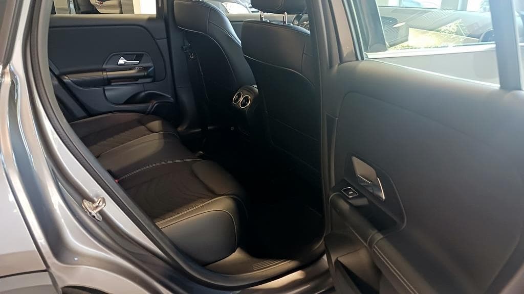 Foto 10 Mercedes GLA 200 d Style