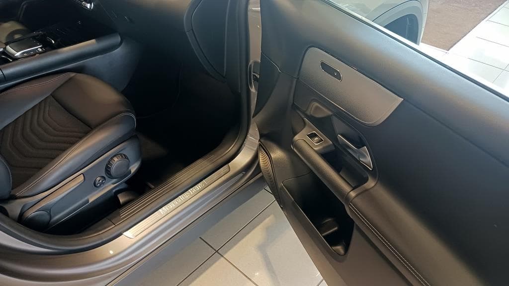 Foto 14 Mercedes GLA 200 d Style