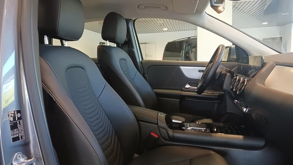 Foto 15 Mercedes GLA 200 d Style