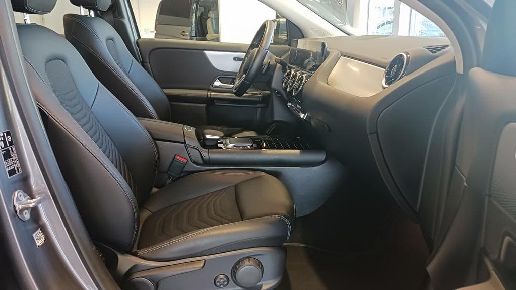 Foto 16 Mercedes GLA 200 d Style