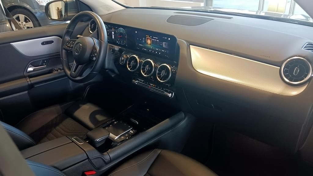 Foto 17 Mercedes GLA 200 d Style